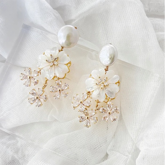 Kate & Mari Handmade Coin Pearl BRIDAL Earrings - Picture 1 of 3